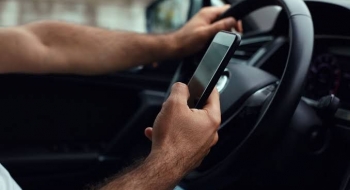 Prefeitura de Goiânia alerta sobre os perigos de dirigir manuseando o celular